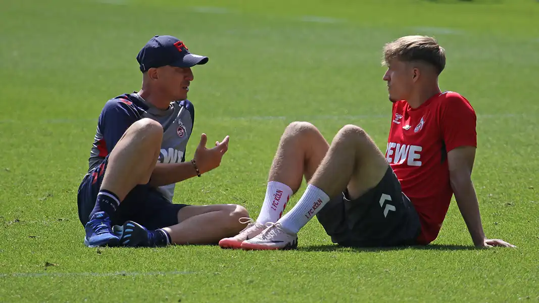 Maximilian Schmid im Gespräch mit Gerhard Struber. (Foto: GEISSBLOG)