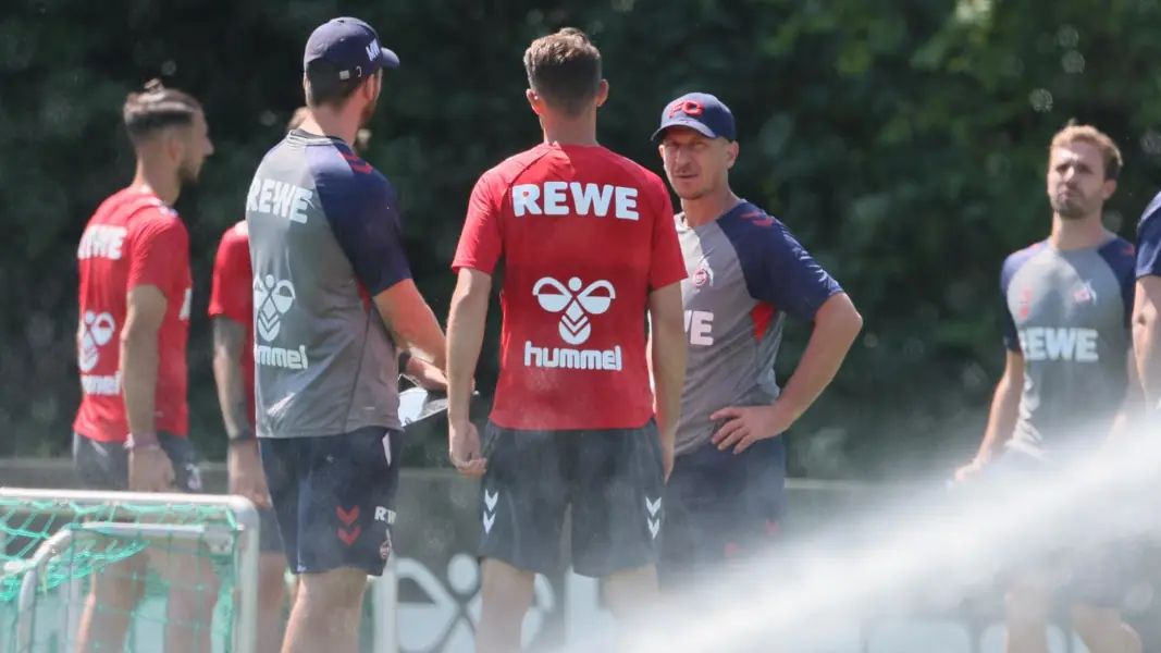 Mark Uth berichtete Gerhard Struber von seinen Problemen. (Foto: Bucco)