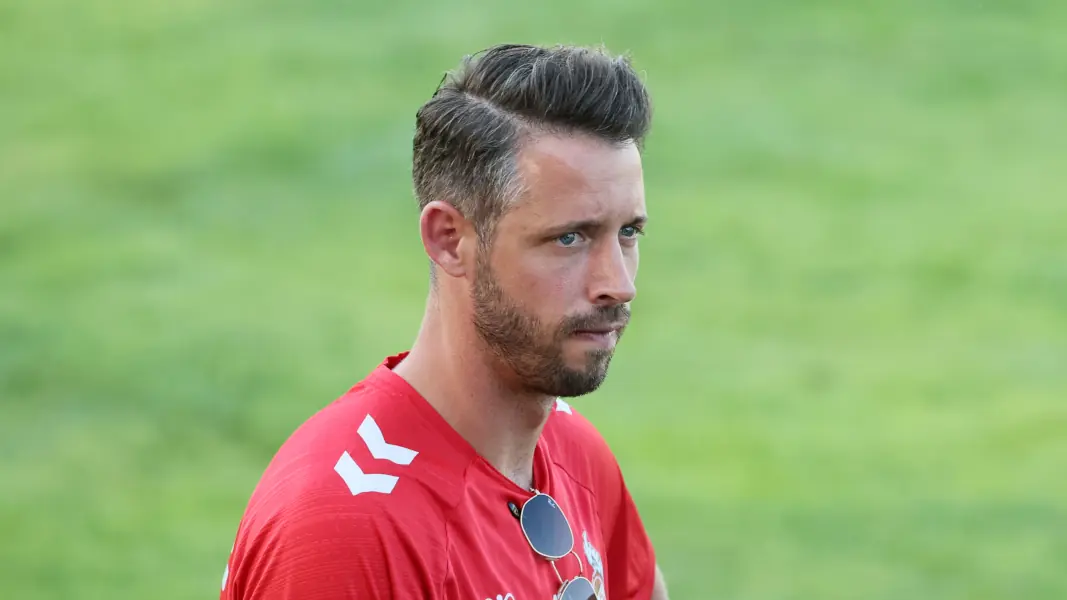 Bei der Generalprobe gegen Udinese Calcio war Mark Uth nur Zuschauer. (Foto: Bucco)