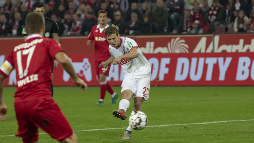 In der Zweitliga-Saison 2018/19 kam Vincent Koziello letztmals für den 1. FC Köln zum Einsatz, hier gegen den MSV Duisburg. (Archivfoto: Bopp)