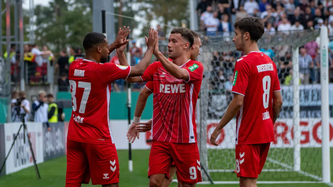 Luca Waldschmidt (M.) ist noch nicht in der Saison angekommen. (Foto: IMAGO / Jan Huebner)