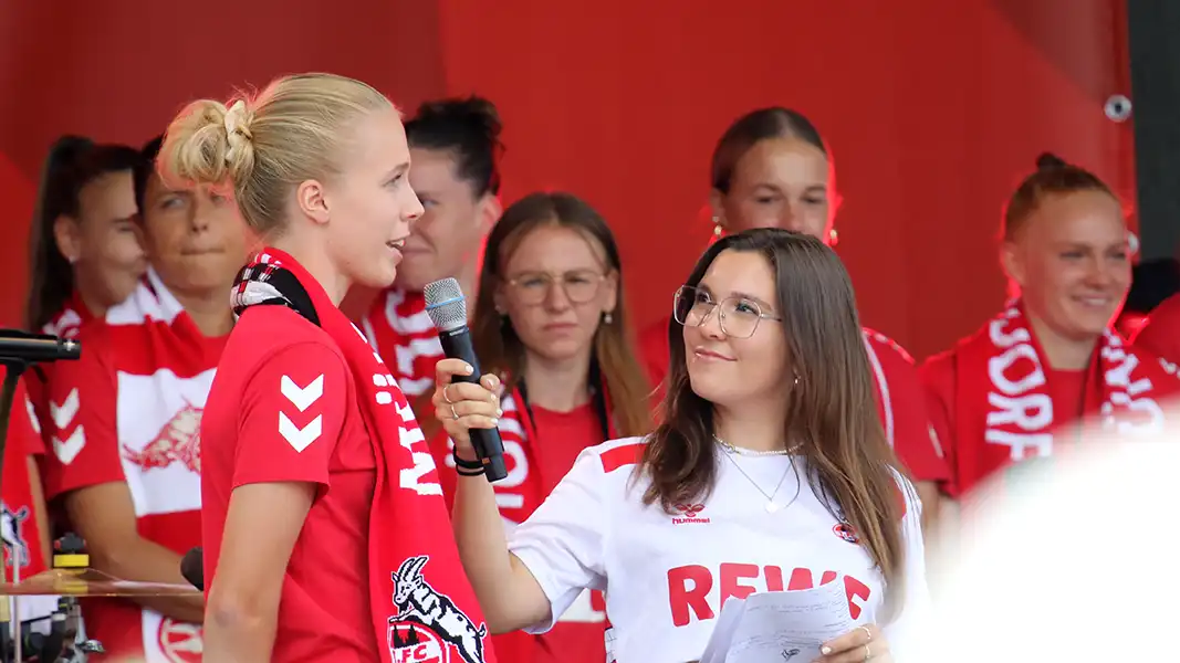 FC-Kapitänin Celina Degen und Stadionsprecherin Svenja Hein. (Foto: GEISSBLOG)