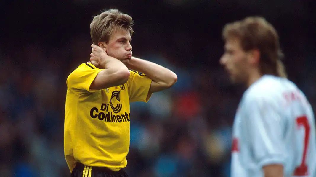 Thomas Helmer in der Saison 1989/90 im Trikot des BVB gegen den 1. FC Köln. (Foto: IMAGO / Norbert Schmidt)