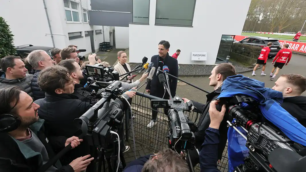 Eine Mixed Zone am Geißbockheim des 1. FC Köln. (Foto: Bucco)