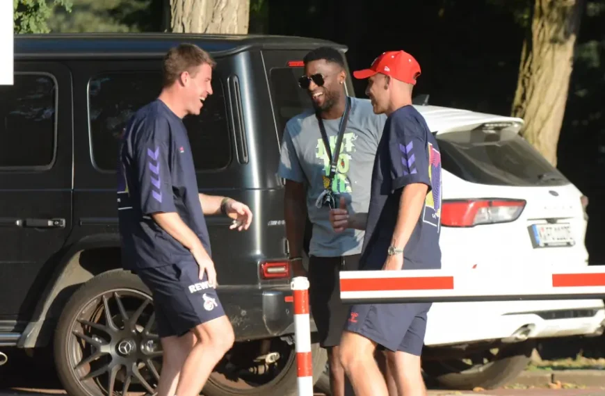 Anthony Modeste am Freitag mit Dominique Heintz und Marvin Schwäbe. (Foto: GEISSBLOG)