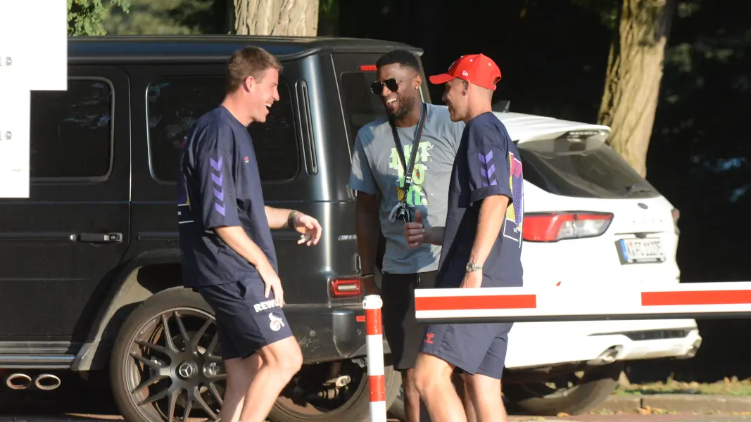 Anthony Modeste am Freitag mit Dominique Heintz und Marvin Schwäbe. (Foto: GEISSBLOG)