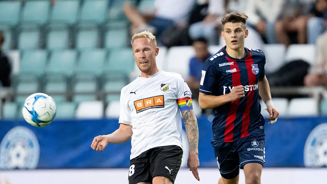 Patrik Kristal (rechts), hier im Ligaspiel mit Paide Linnameeskond, hat sein Debüt für die estnische A-Nationalmannschaft gegeben. (Foto: IMAGO / Bildbyran)