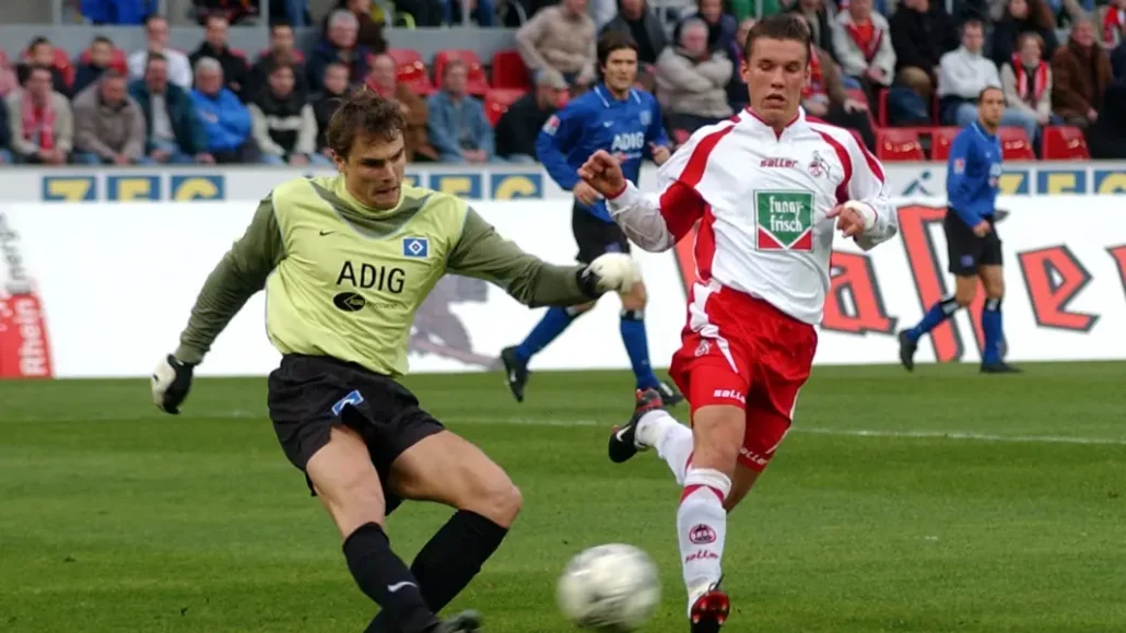 Lukas Podolski bei seinem Bundesliga-Debüt für den 1. FC Köln, am 22. November 2003 gegen den HSV. (Archivfoto: Bopp)