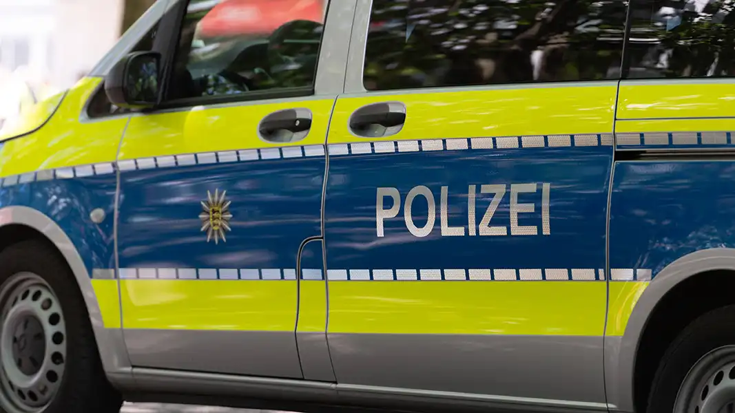 Die Polizei war am Sonntag in Mönchengladbach im Einsatz. (Symbolbild: IMAGO / Eibner)