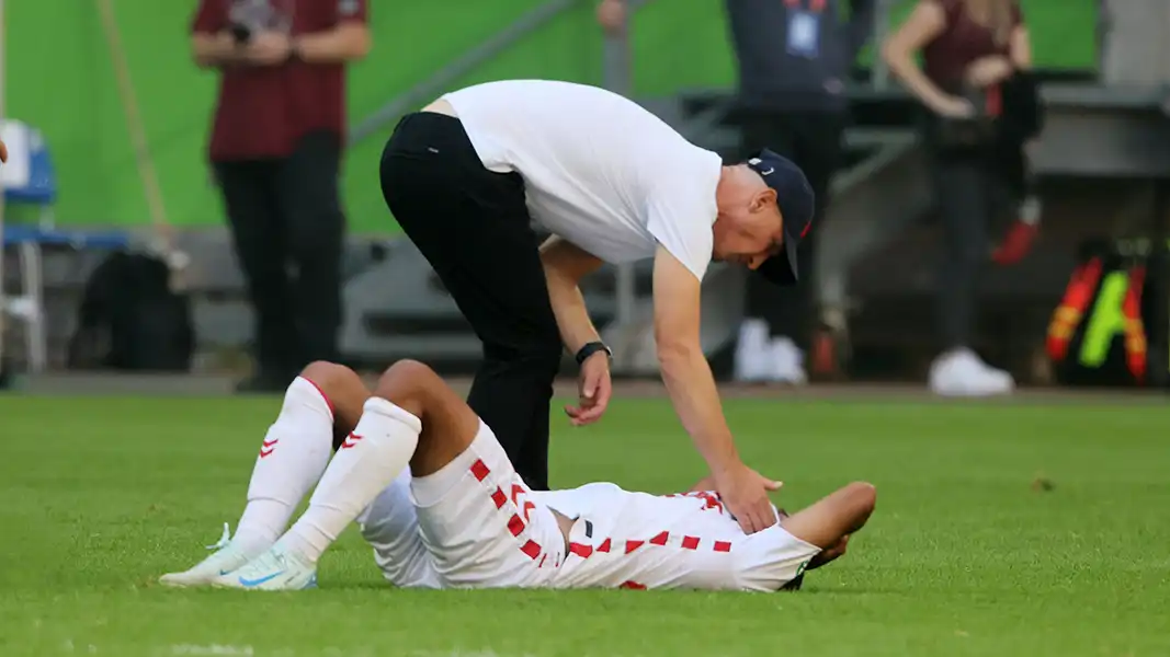 Gerhard Struber und seine Spieler mussten sich nach dem 2:2 in Düsseldorf neu aufrichten. (Foto: Bucco)