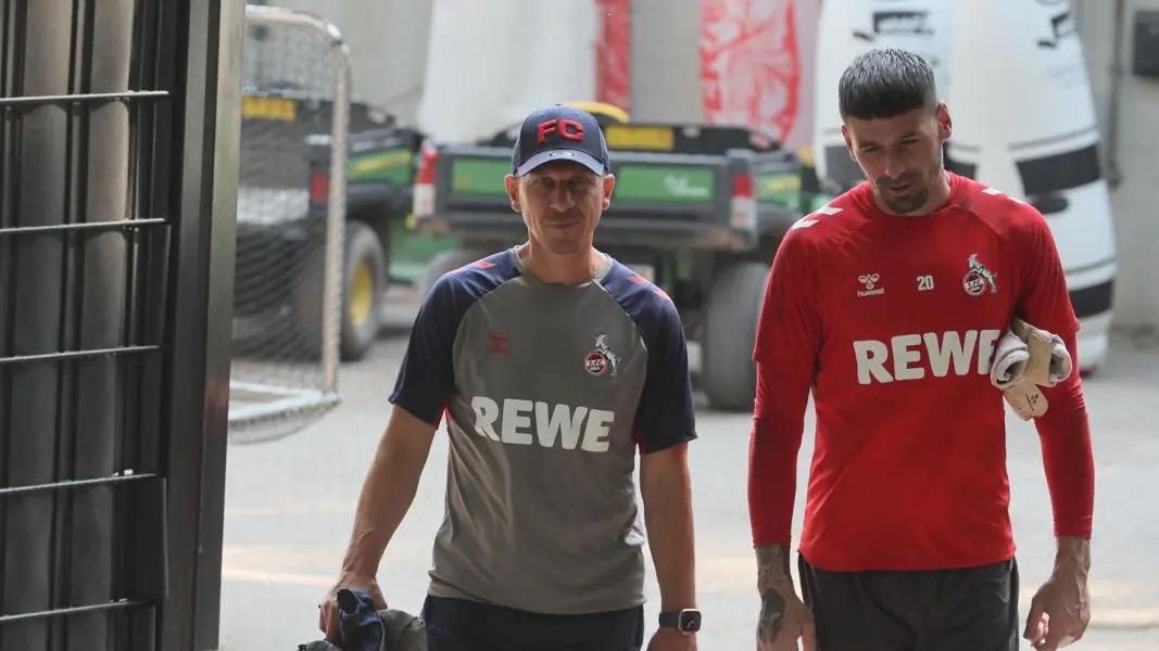 Gerhard Struber nach dem Geheim-Training im Franz-Kremer-Stadion mit Philipp Pentke. (Foto Bucco)