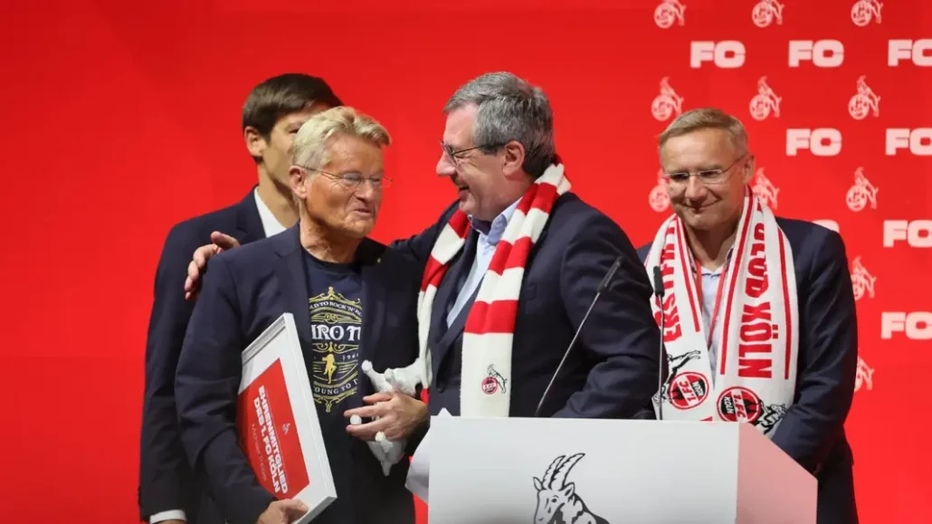 Werner Wolf mit dem gerührten Michael Trippel. (Foto: Bucco)