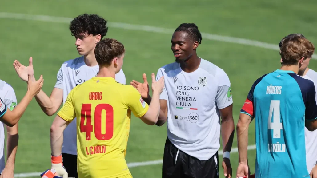 Im Juli 2024 traf der 1. FC Köln in einem Testspiel auf Udinese Calcio und Kingsley Ehizibue. (Foto: Bucco)
