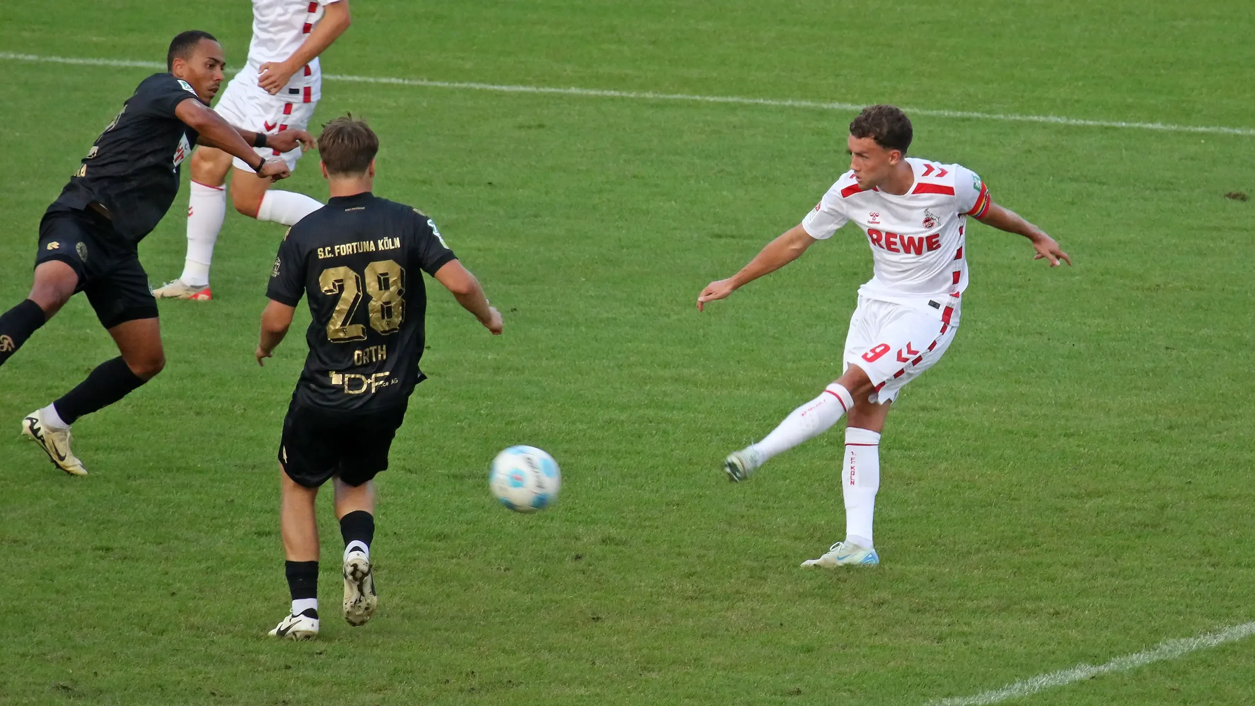 Luca Waldschmidt markiert das 2:0 gegen Fortuna Köln. (Foto: GEISSBLOG)