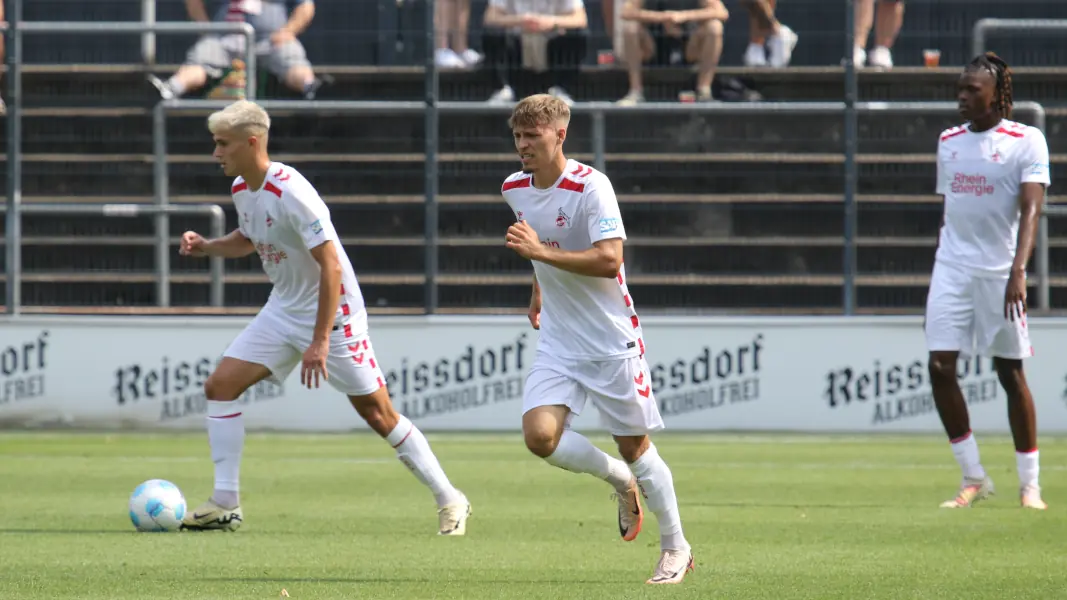 Emin Kujovic (l.) traf in Düren doppelt, Maxi Schmid (M.) fehlte verletzt. (Foto: GEISSBLOG)