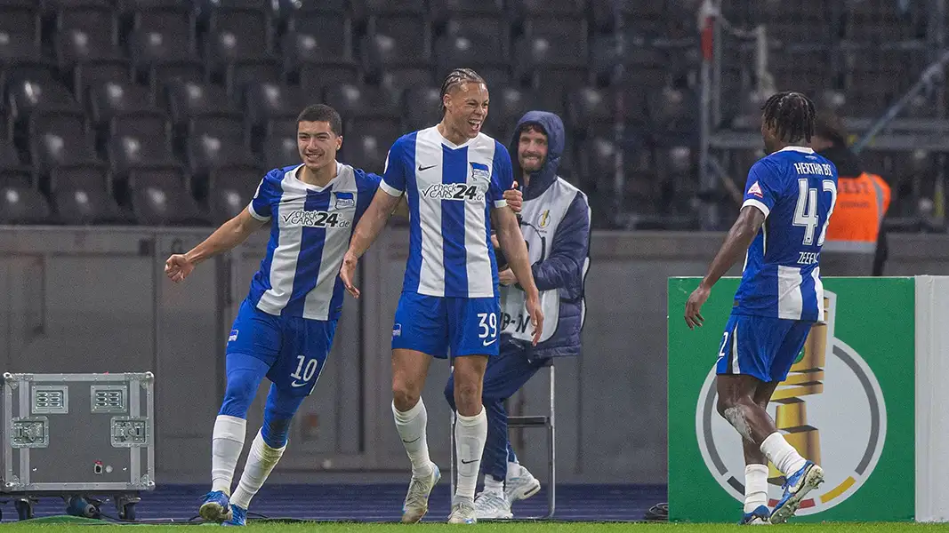 Ibrahim Maza (links) und Derry Scherhant (mitte) gehören zu den Top-Talenten der Hertha. (Foto: IMAGO / Koch)