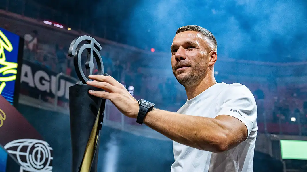 Lukas Podolski am Montag beim Finale der Baller League. (Foto: IMAGO / Kirchner-Media)