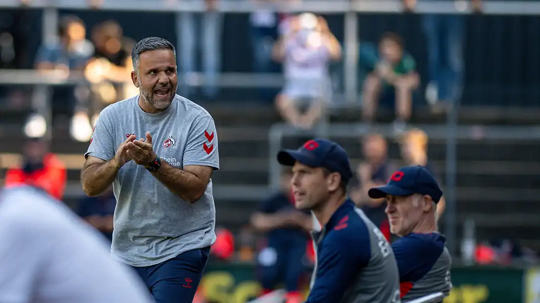 Evangelos Sbonias ist mit seinem Team seit vier Spielen ohne Sieg. (Foto: IMAGO / Klumpen Sportfoto)