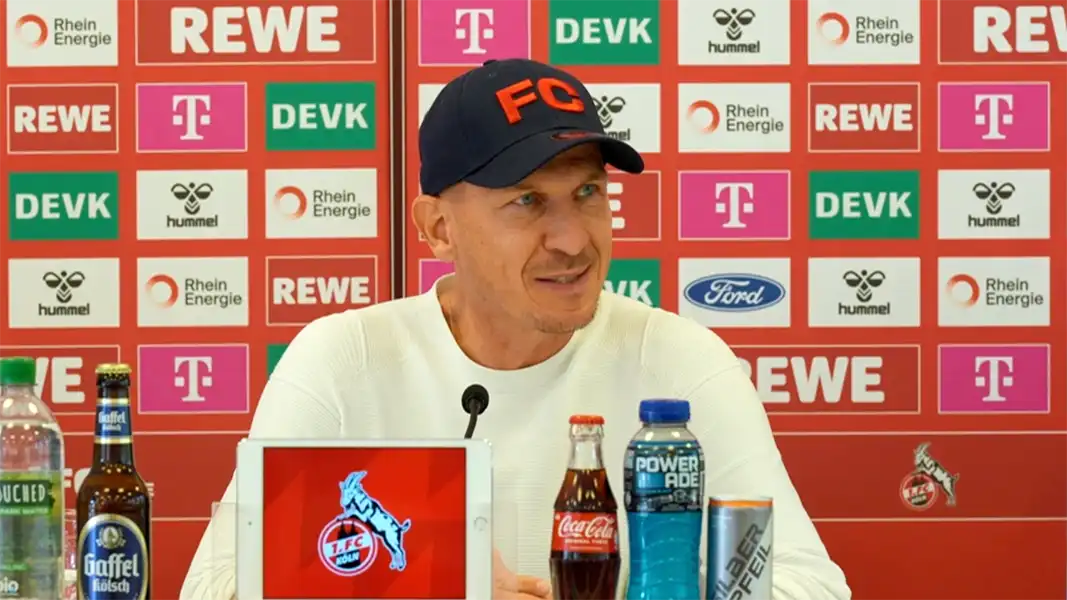 Gerhard Struber auf der Pressekonferenz vor dem Spiel gegen Paderborn. (Foto: 1. FC Köln)