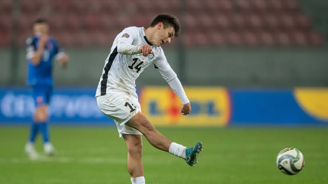 Patrik Kristal im Einsatz für die Nationalmannschaft Estlands. (Foto: IMAGO / Michal Fajt)