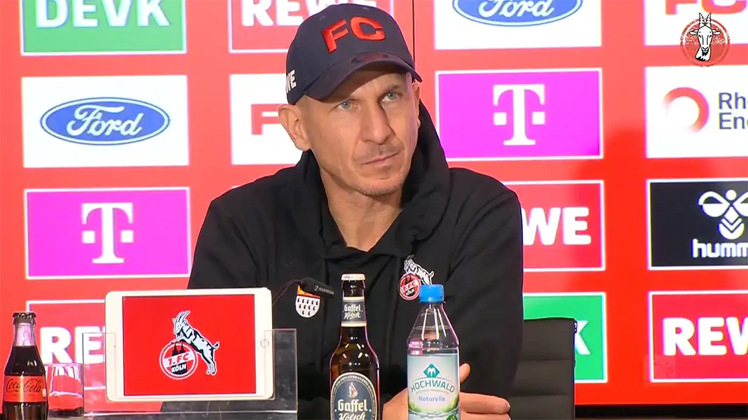 Gerhard Struber auf der Pressekonferenz nach dem Heimspiel gegen Fürth. (Foto: 1. FC Köln)