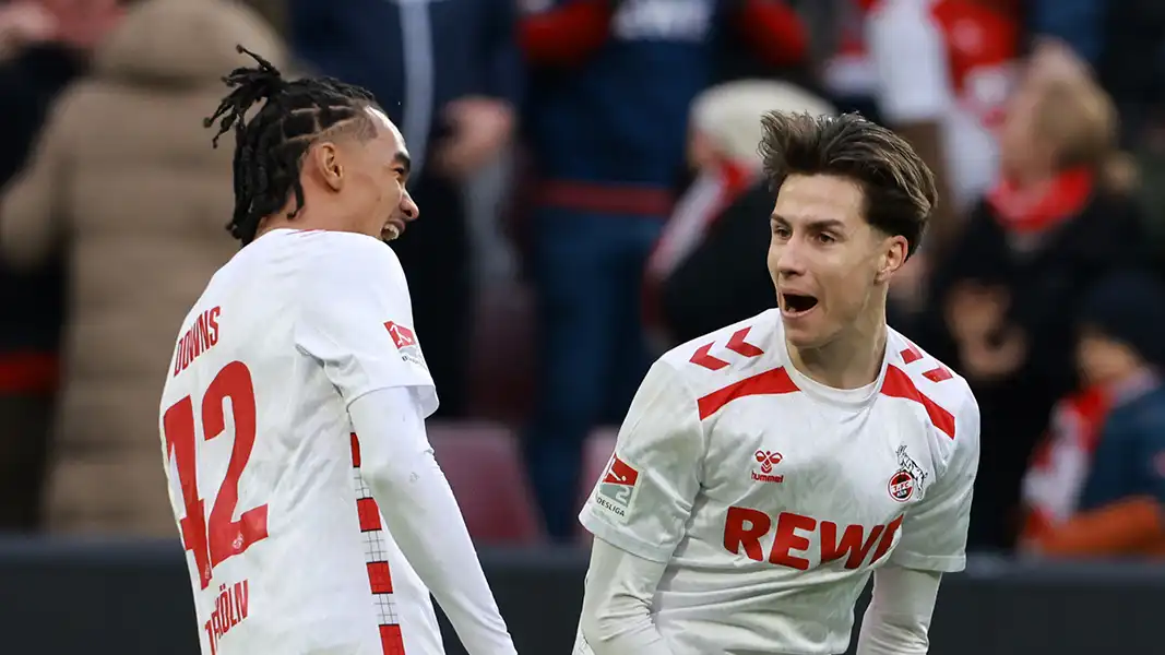 Damion Downs und Denis Huseinbasic jubeln über das 3:0 gegen Nürnberg. (Foto: Bucco)