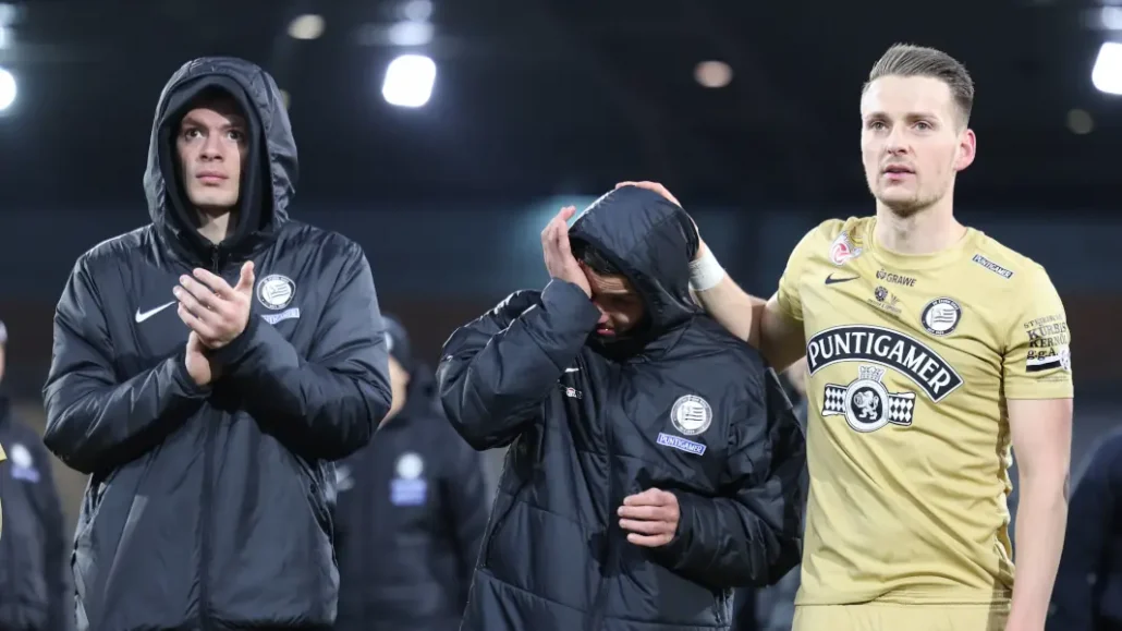 Nach seinem letzten Spiel für Sturm Graz verabschiedete sich Jusuf Gazibegovic unter Tränen von den Fans. (Foto: IMAGO / GEPA pictures)