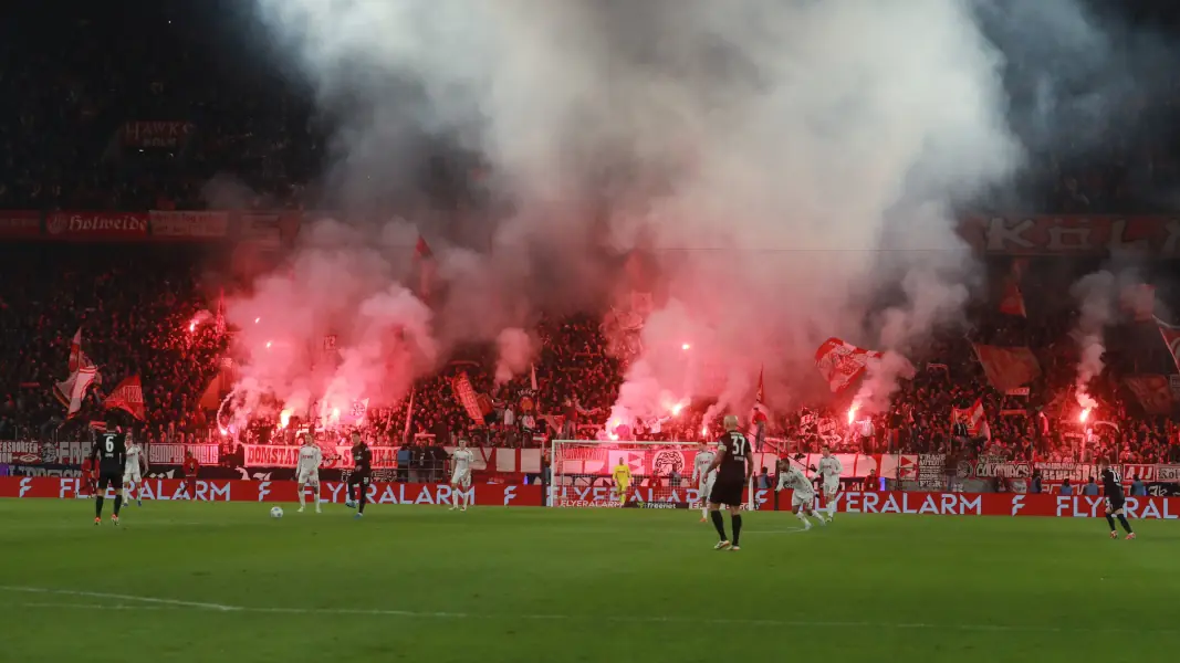 Das RheinEnergieStadion war gegen Hertha BSC wie gewohnt ausverkauft. Unter den Zuschauern: Ein Neuzugang des 1. FC Köln. (Foto: Bucco)