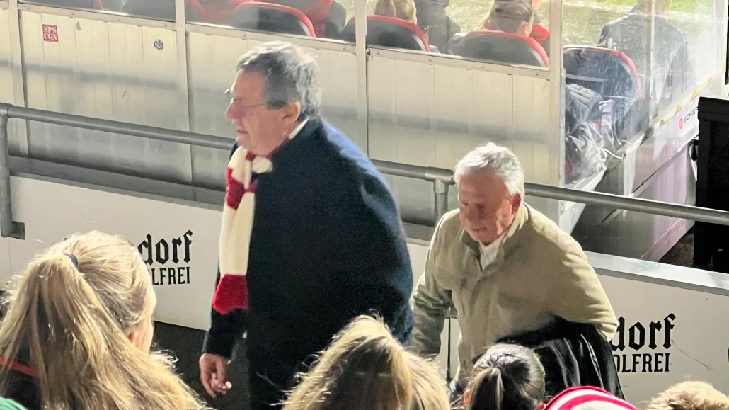 Werner Wolf und Dieter Prestin am Montag beim Spiel der FC-Frauen. (Foto: GEISSBLOG)