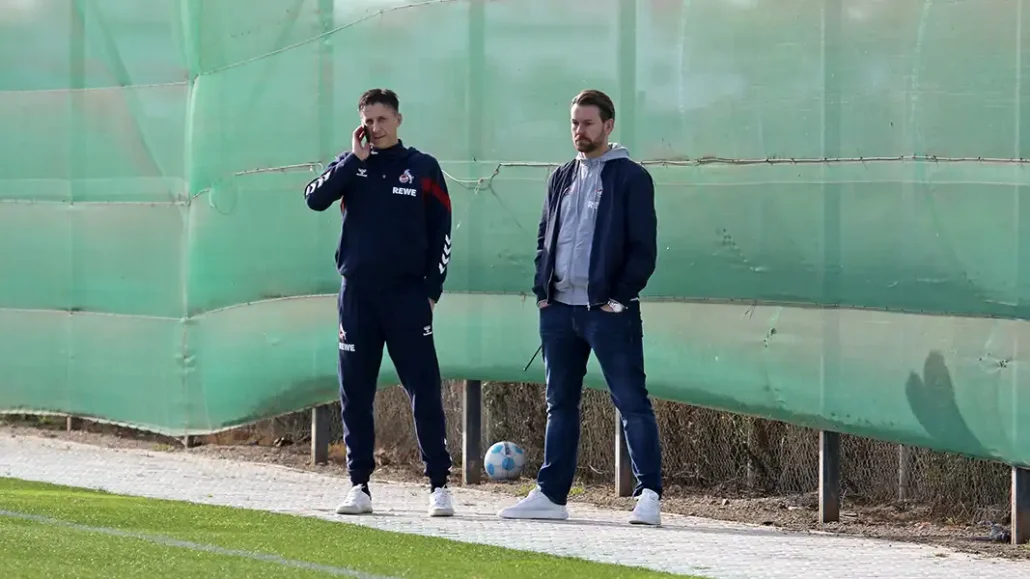 Trainingslager in Estepona, Tag 1: Christian Keller und Thomas Kessler beobachten das Training. (Foto: GEISSBLOG)