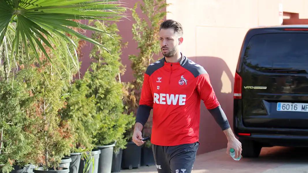 Erste Estepona-Einheit mit neuen Sorgen: Uth nach wenigen Minuten vom Platz!