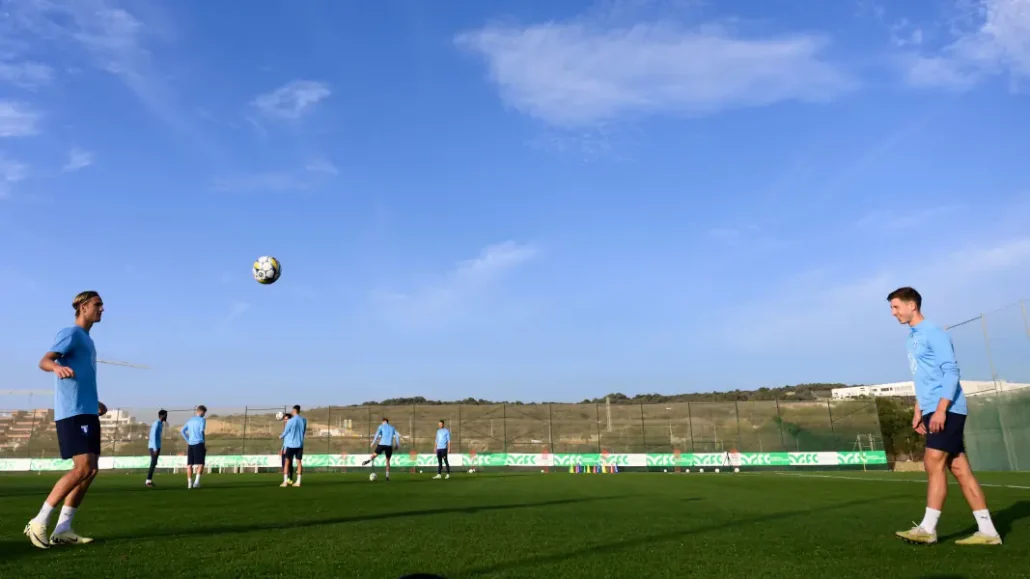 Im Estepona Football Center absolvieren jedes Jahr zahlreiche Vereine ihre Winter-Vorbereitung, wie hier Malmö FF. (Foto: IMAGO / Bildbyran)