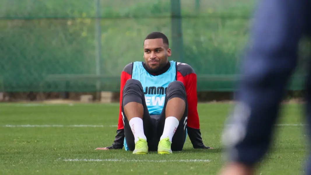 Linton Maina im Trainingslager in Estepona. (Foto: GEISSBLOG)