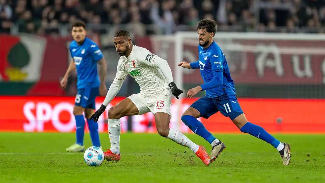 Steve Mounie im Augsburg-Dress gegen Hoffenheim. (Foto: IMAGO / MIS)