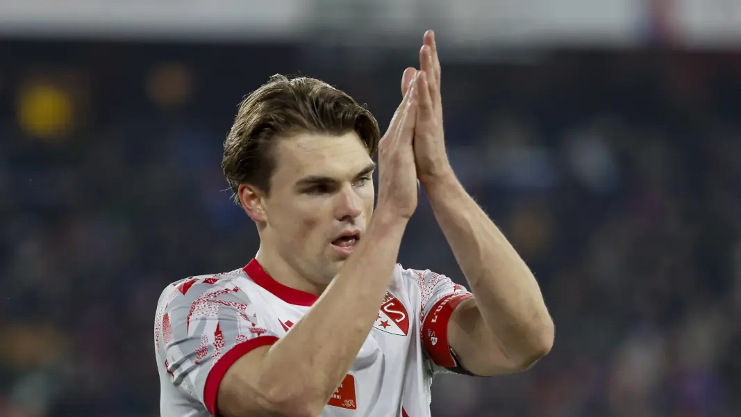 Sions Joël Schmied könnte der gesuchte Abwehr-Zugang des 1. FC Köln werden. (Foto: IMAGO / Steinsiek.ch)