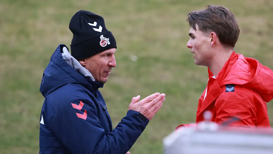 Gerhard Struber im Gespräch mit Joël Schmied. (Foto: Bucco)