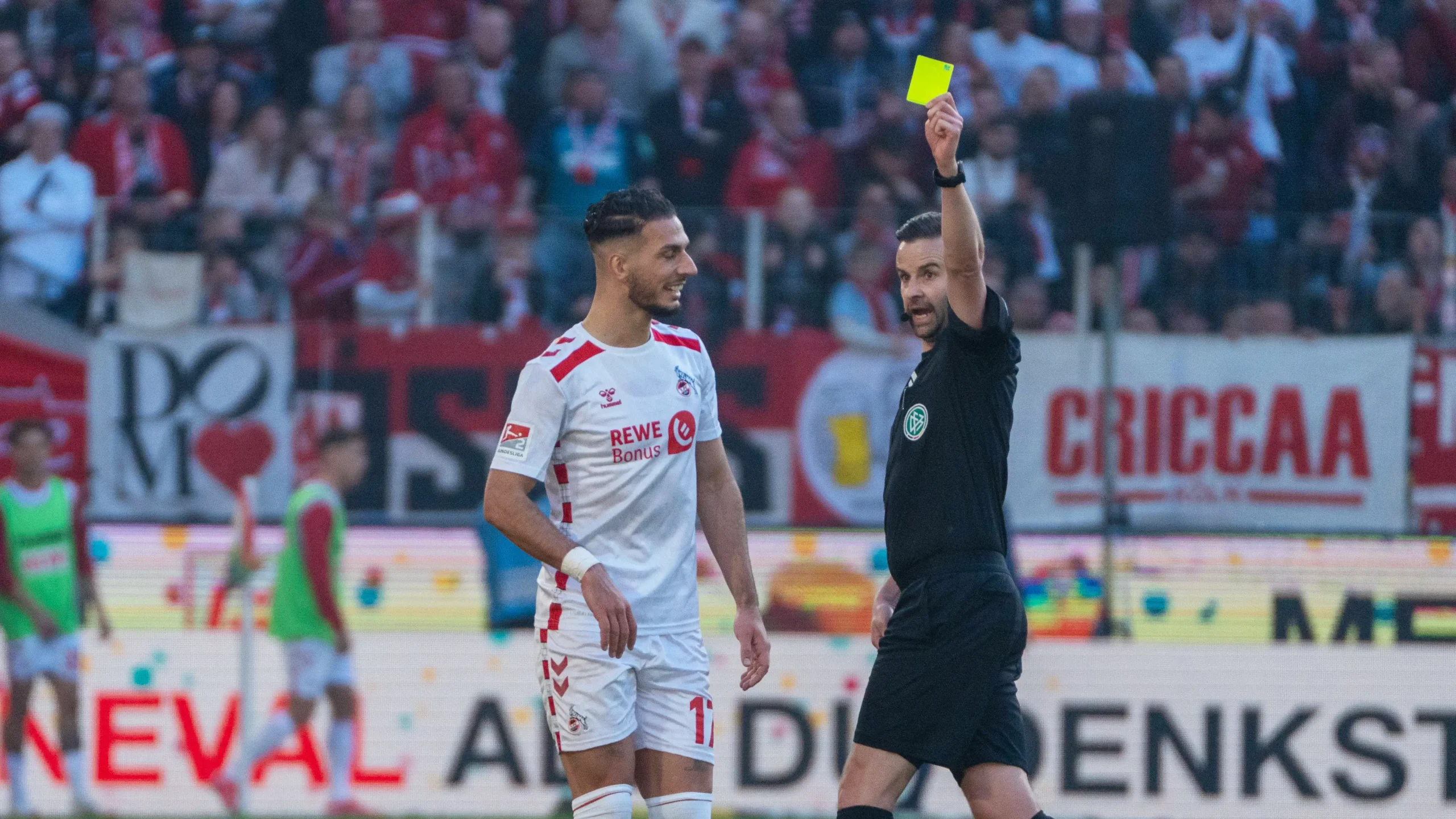 Leart Pacarada hat gegen Düsseldorf seine fünfte Gelbe Karte gesehen. (Foto: IMAGO / Eibner)