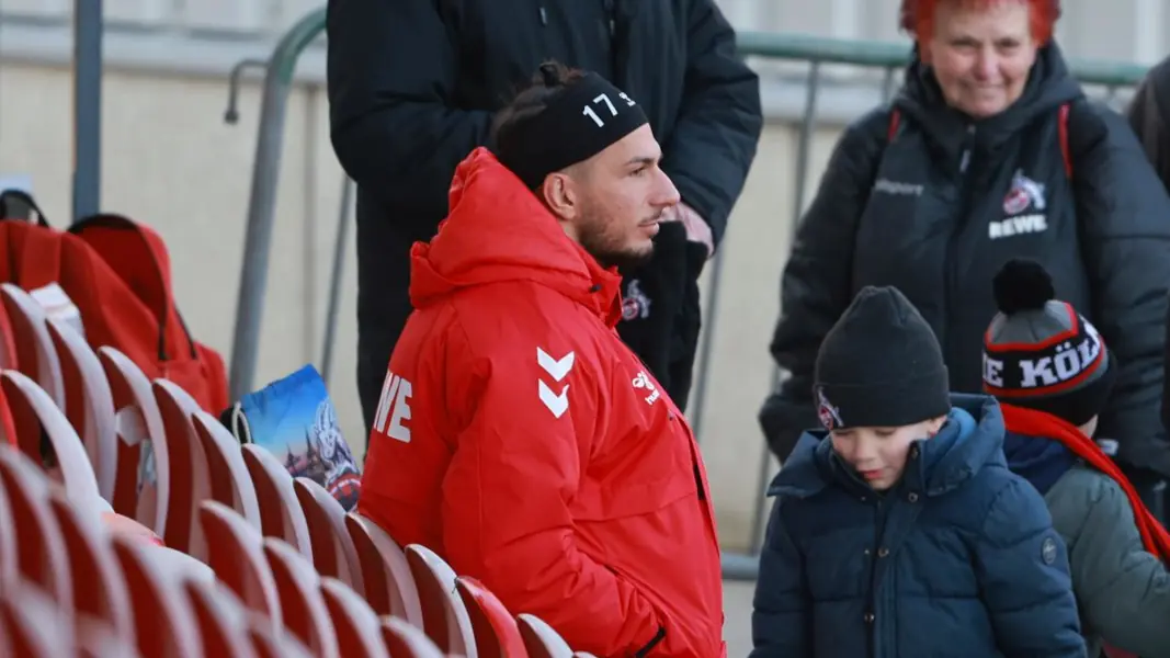 Leart Pacarada schaute sich Teile des Dienstagstrainings von der Tribüne aus an. (Foto: Bucco)