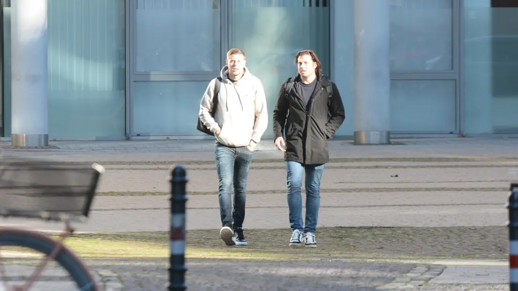 Imad Rondic beim Medizincheck mit Teambetreuer Marius Laux. (Foto: GEISSBLOG)