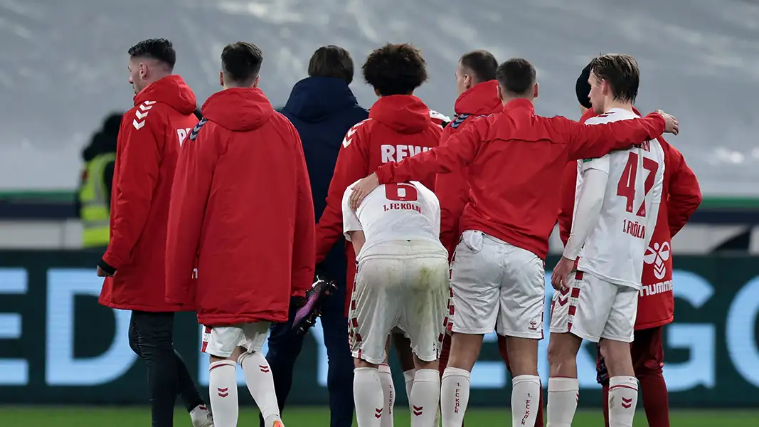 Enttäuschung pur bei den Spielern des 1. FC Köln nach dem Abpfiff. (Foto: IMAGO / Pakusch)