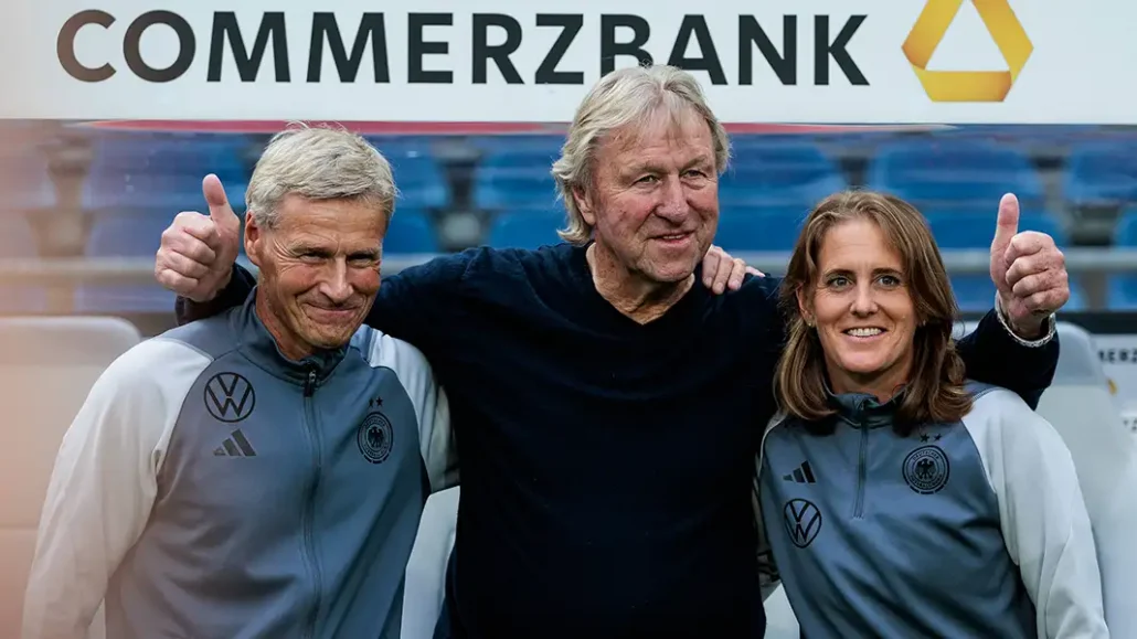 Britta Carlson führte die deutsche Frauen-Nationalmannschaft gemeinsam mit Horst Hrubesch und Thomas Nörenberg zur Bronze-Medaille. (Foto: IMAGO / Beautiful Sports)