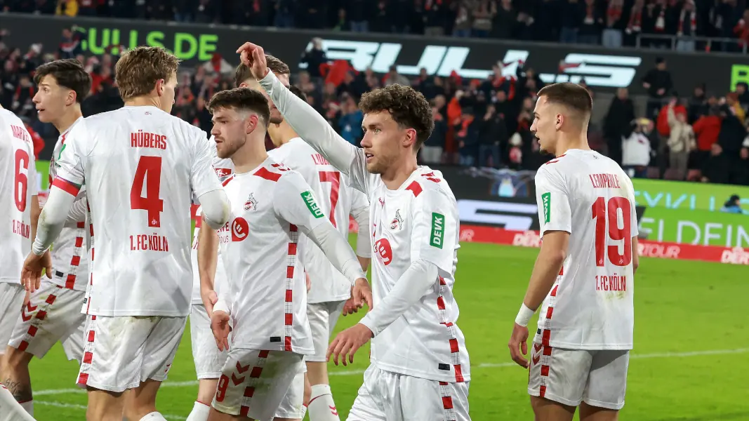 Der 1. FC Köln jubelt über Luca Waldschmidts 2:1. (Foto: Bucco)