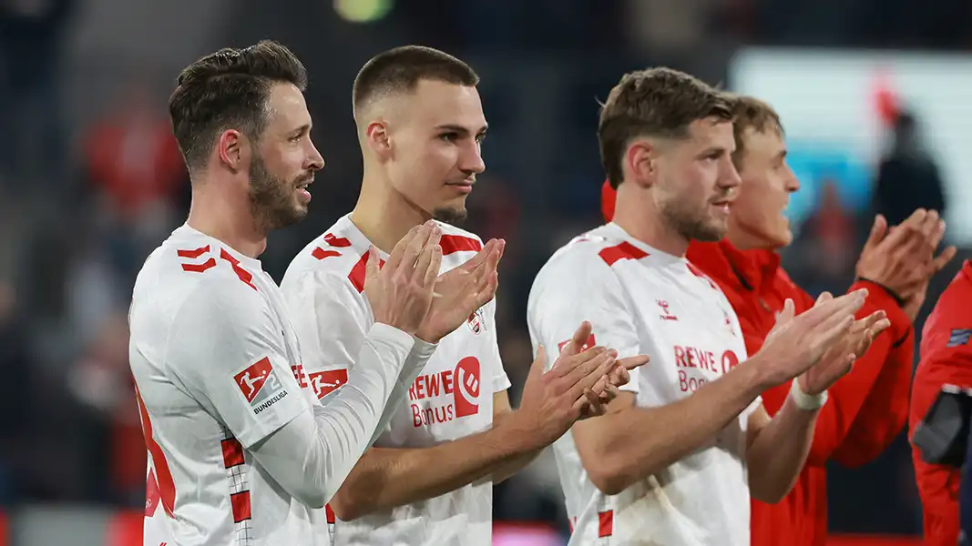 Mark Uth, Tim Lemperle und Imad Rondic nach dem Sieg gegen Darmstadt. (Foto: Bucco)