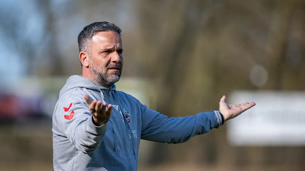 Ein enttäuschter Evangelos Sbonias nach der Niederlage in Bocholt. (Foto: IMAGO / Sportfoto Klumpen)