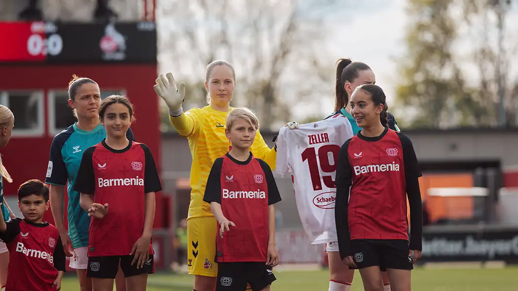 Adriana Achcińska ist mit dem Trikot der verletzten Dora Zeller gegen Leverkusen eingelaufen. (Foto: IMAGO / Baumgarten)