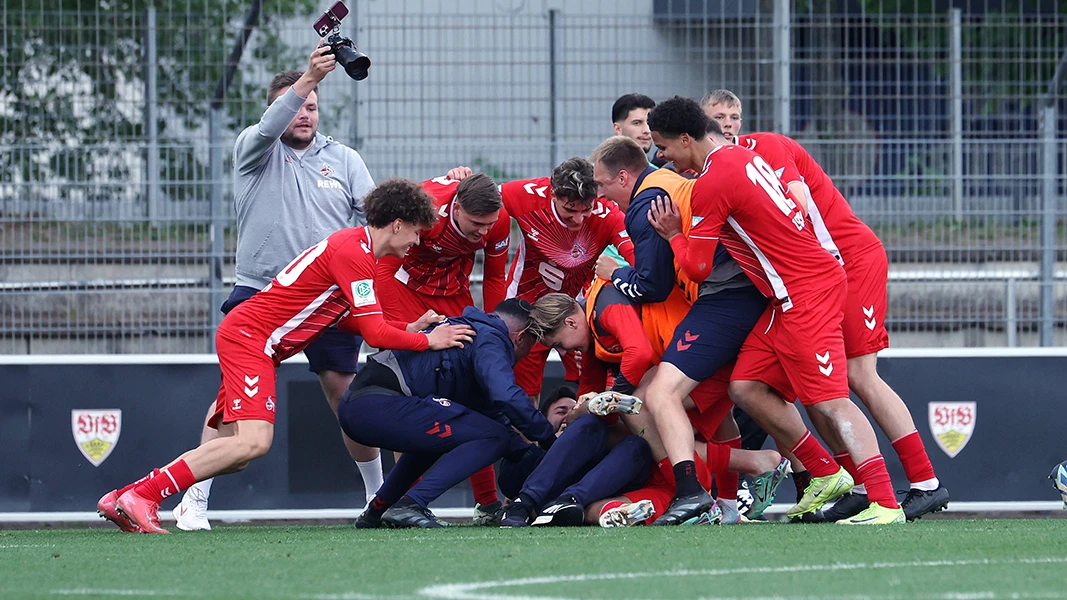 Wahnsinn in Stuttgart! FC dreht 0:3 und darf weiter vom Titel träumen
