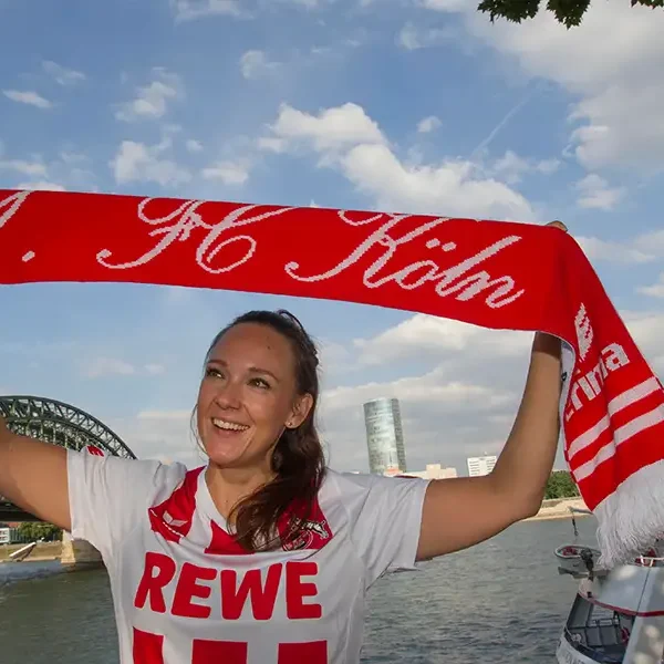 Von Musik bis TV: Diese Promis bekennen sich als Fans zum 1. FC Köln