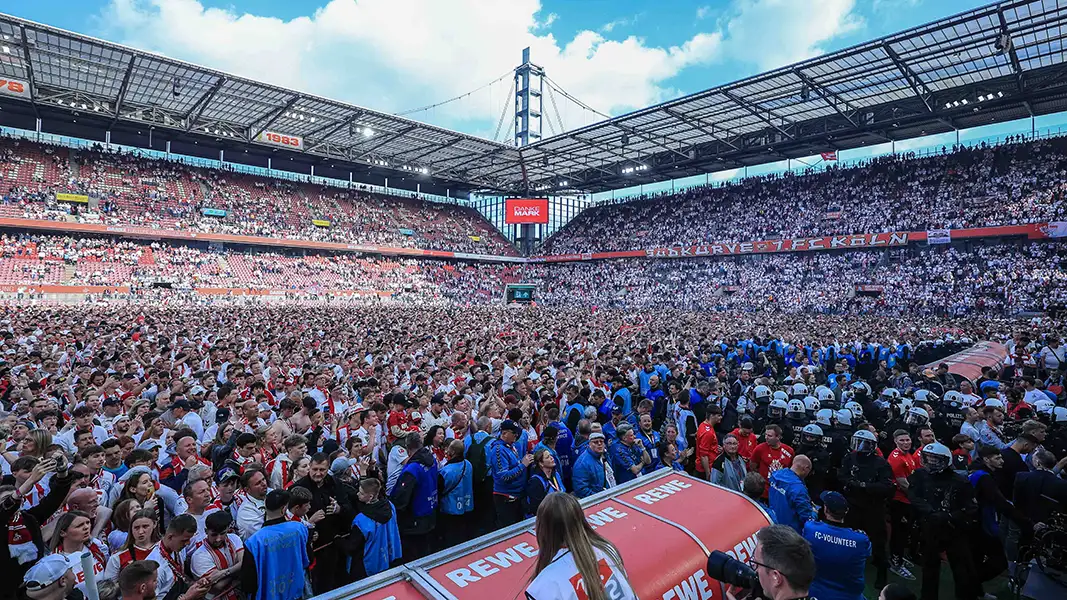 Aufstieg und Zweitliga-Meister: So feiert der 1. FC Köln in Müngersdorf. (Fotos: IMAGO)