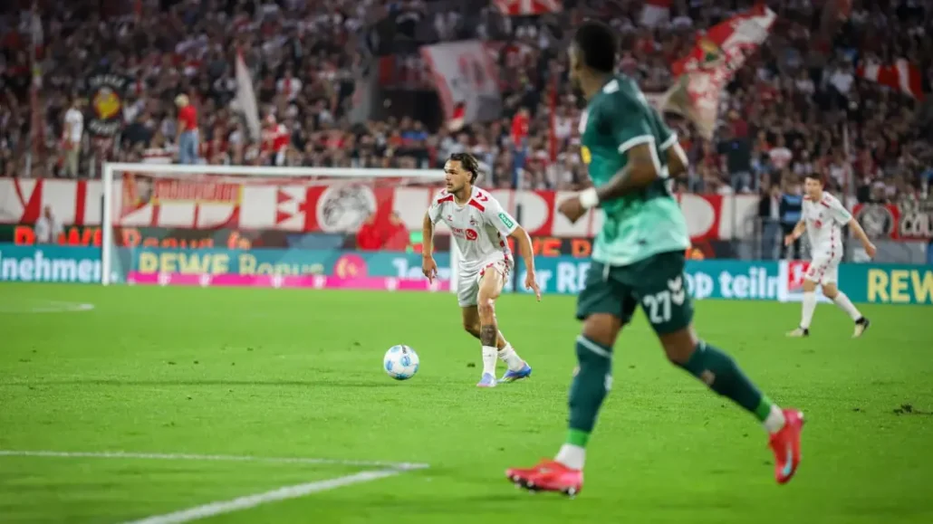 Max Finkgräfe und der 1. FC Köln taten sich gegen Jahn Regensburg äußerst schwer. (Foto: GEISSBLOG)