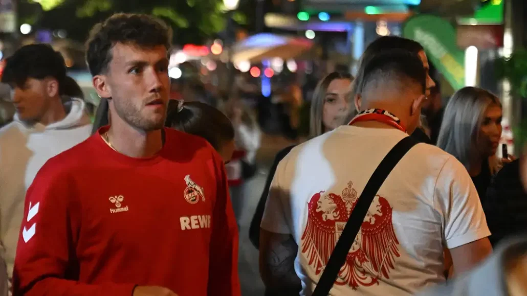 Luca Waldschmidt am Sonntagabend in der Kölner Innenstadt. (Foto: IMAGO / Huebner)